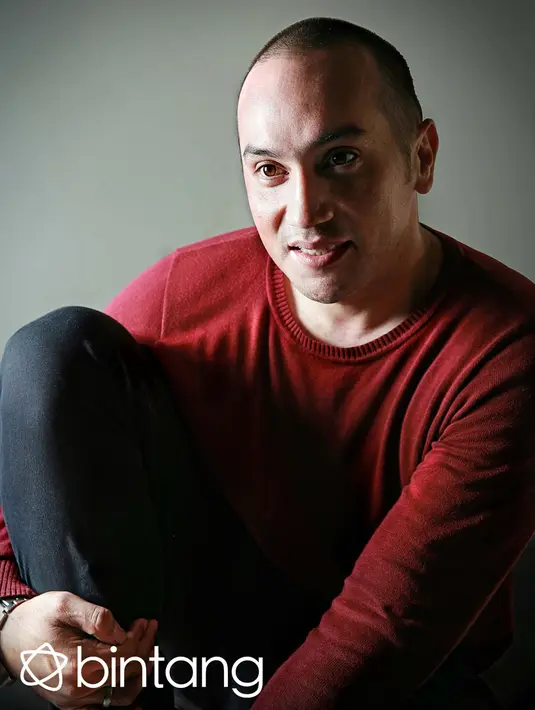 “Dengan sibuk ini dan itu keinginan kita jadi membuat kita lupa. Akhirnya kita capek dan kemudian istirahat. Kalau ritme ini terjadi setiap hari, lama-lama kita bisa benar-benar lupa pada aktifitas menyesatkan itu.” jelas Gary. (Deki Prayoga/Bintang.com)