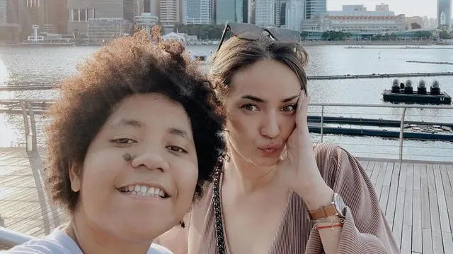 Potret Kebersamaan Enzy Storia dan Casey Paquita, Adik Kakak Kompak