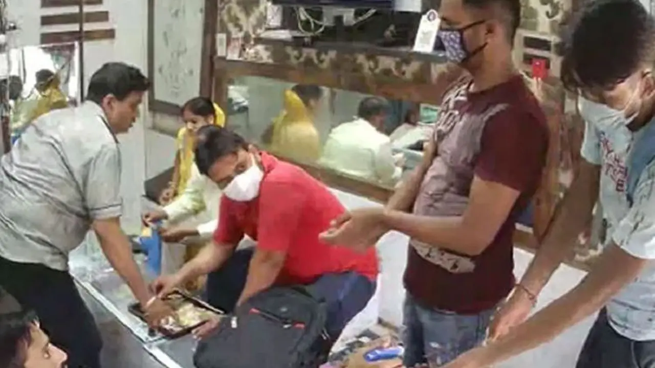 Perampkan di India