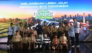 PT BYD Motor Indonesia kembali menunjukkan komitmennya terhadap pengembangan pendidikan di Tanah Air melalui program tanggung jawab sosial bertajuk Small Steps for Tomorrow. Program yang dijalankan bersama Benih Baik ini menjadi bagian dari upaya berkelanjutan BYD untuk mendukung akses pendidikan bagi anak-anak Indonesia. (ist)