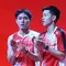 Ganda putra Indonesia, Raymond Indra/Nikolaus Joaquin, harus puas menjadi runner-up Indonesia Open 2026 setelah kalah 21-13, 18-21 dan 10-21 dari pasangan Malaysia, Goh Sze Fei/Nur Izzuddin, Minggu (7/6/2026). (Bola.com/M. Iqbal Ichsan)