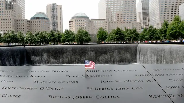 Peringati Tragedi, Kerabat Korban Kunjungi Museum 9/11
