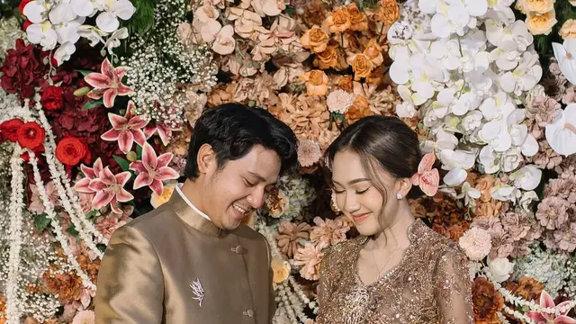 Momen Arbani Yasiz dan Raissa Ramadhani Tunangan/ foto via Instagram @arbaniyasiz dan @raissarmdhn