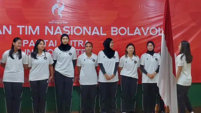 Jajaran Atlet Voli Putri (indoor), saat acara Pelepasan Tim Nasional Bola Voli di Padepokan Voli, Sentul, Bogor, Minggu (13-9-2026). (Bola.com/Arif Anggara Mulya)