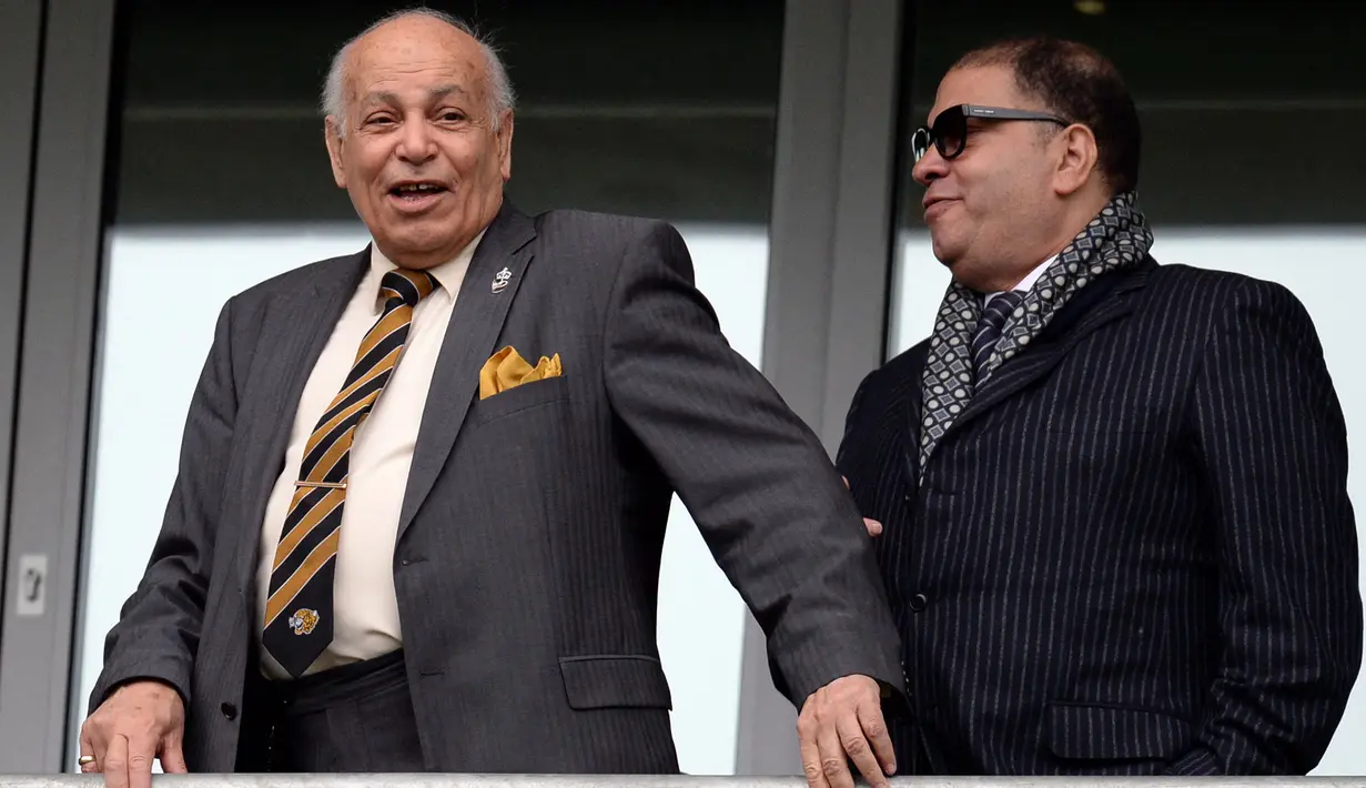 Hull City mencapai beberapa kesuksesannya pada tahun 2010 setelah dibeli oleh pengusaha asal Mesir, Assem Allam. Allam tercatat menginvestasikan uang lebih dari 40 juta poundsterling untuk membeli saham mayoritas di klub tersebut. (AFP/Oli Secarff)