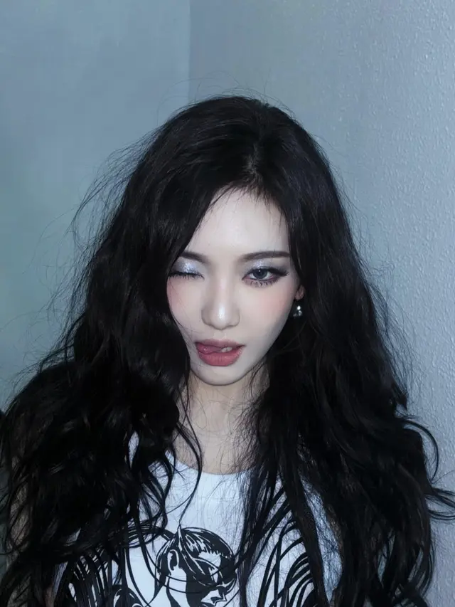 Anggota Girlband Hits Asal Korea Selatan, NINGNING, jadi Ikon Baru Maybelline New York (photo by @imnotningning)