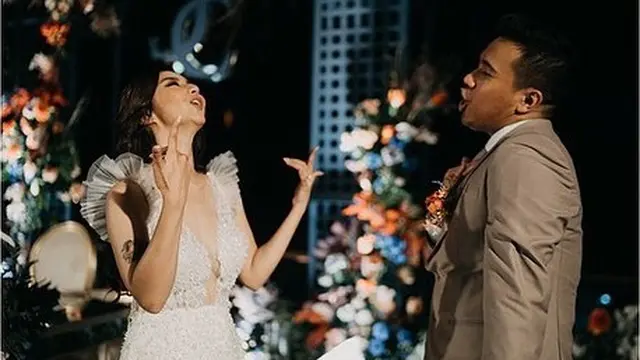 6 Potret Respsi Pernikahan Joshua Suherman dan Clairine Clay, Berkonsep Outdoor