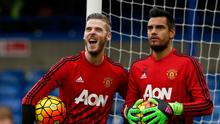 David De Gea dan Sergio Romero (AFP/Ian Kington)