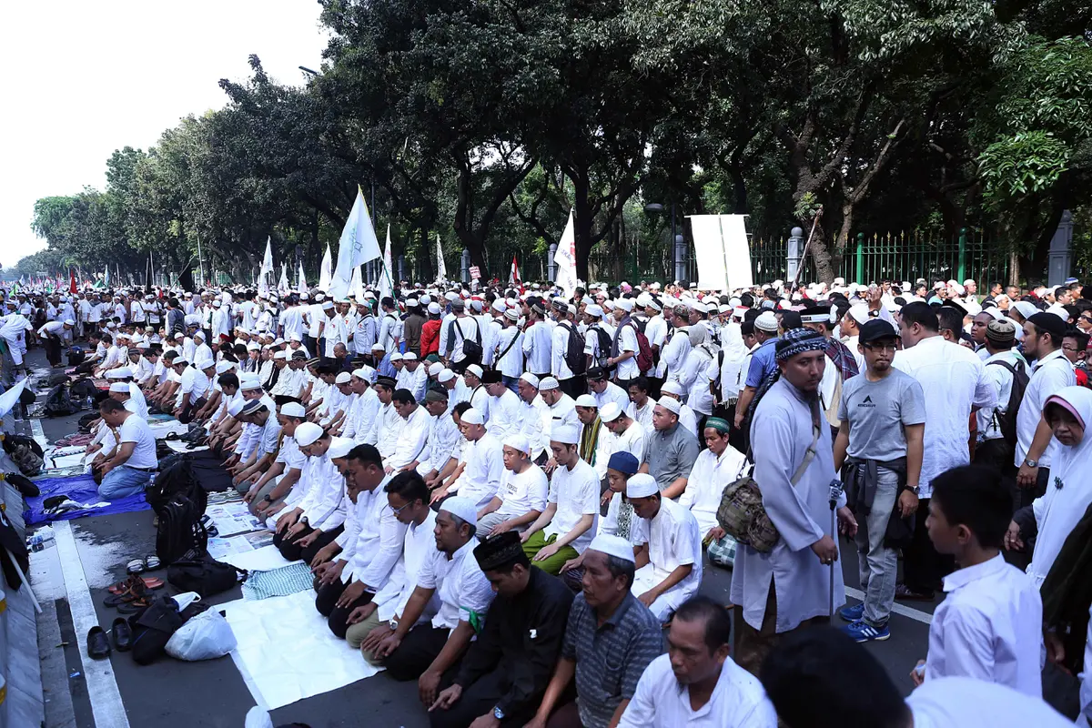 [Bintang] Demo Ahok