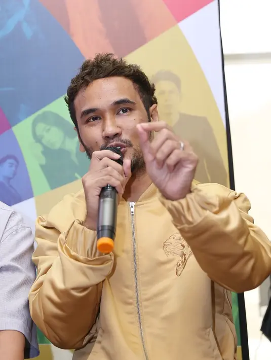 Menurutnya, Denada meliki teman dan penggemar yang begitu banyak. Untuk itu, ia tak tahu yang mana lebih dulu akan tergerak hatinya mengadakan penggalangan dana. (Nurwahyunan/Bintang.com)