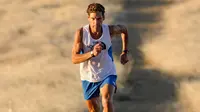 Dean Karnazes berusia 53 tahun, namun mampu berlari sejauh 563 kilometer tanpa henti. (Foto: outsideonline.com)