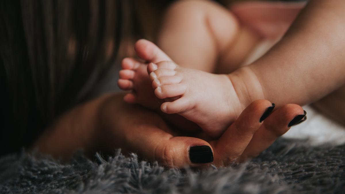 Ibu di Taiwan Tertidur Saat Mengeringkan Tempat Tidur Anak, Tiga Jari Kaki Bayinya Diamputasi