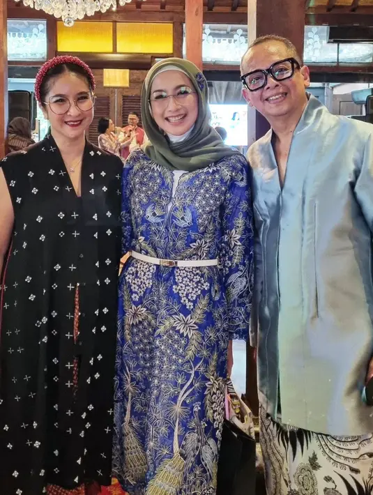 Acara bertajuk Rela-She ini jadi ajang reuni para selebriti. Mengingat kembali momen berkesan selama menjadi finalis GADIS Sampul. [Instagram/novitaangie]