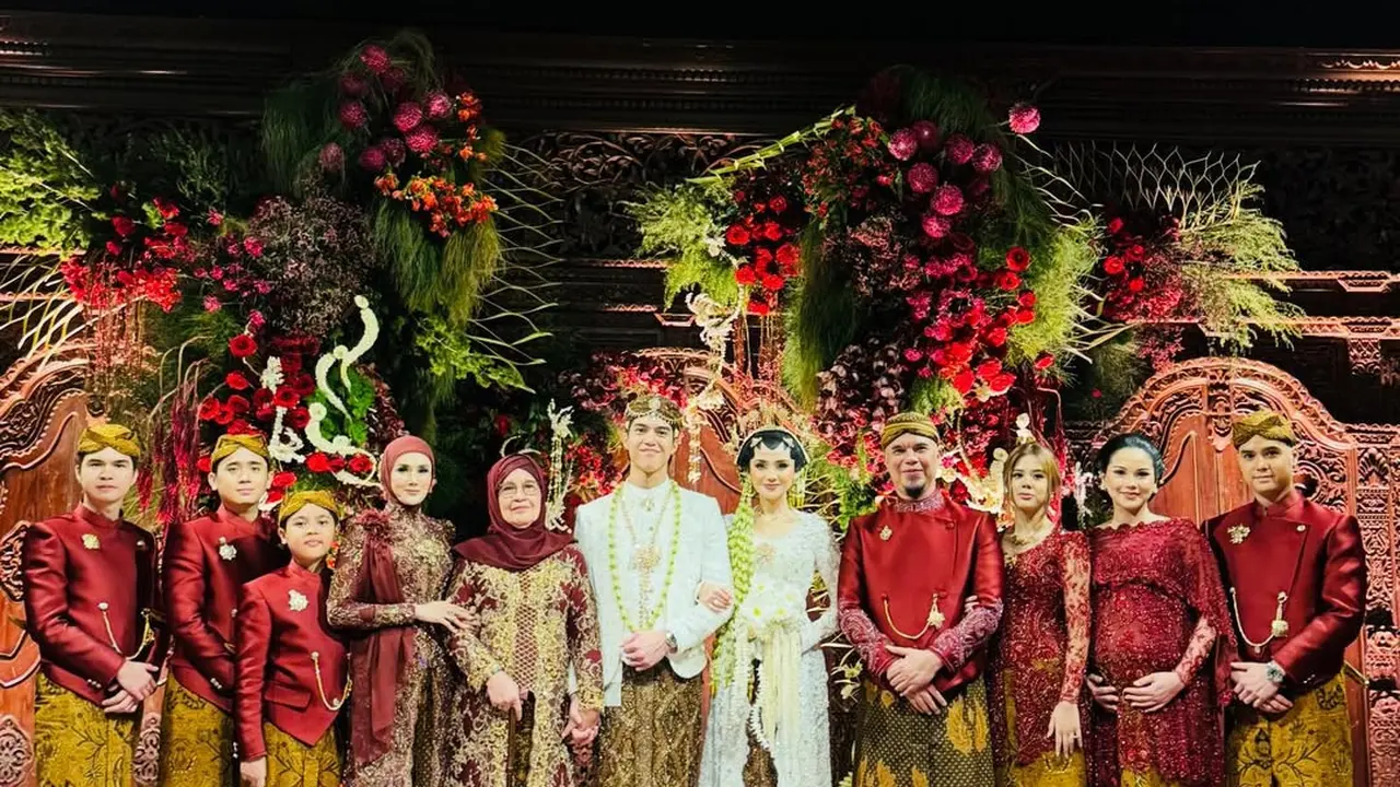 Potret Keluarga Besar Ahmad Dhani di Pernikahan El Rumi dan Syifa Hadju