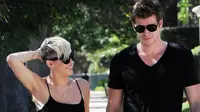 Liam Hemsworth Khawatirkan Miley Cyrus