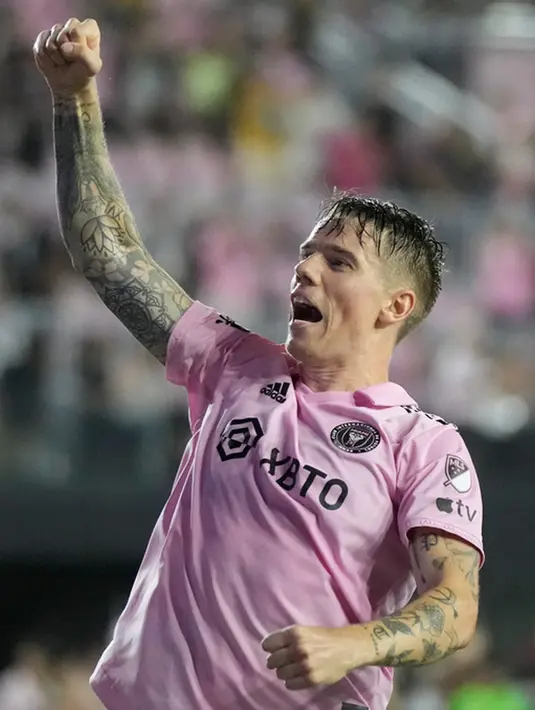 Inter Miami menutup babak pertama dengan keunggulan 3-0. Robert Taylor mencetak gol ketiga Inter Miami pada menit ke-44 lewat tembakan first-time dari sisi kiri kotak penalti. (AP Photo/Rebecca Blackwell)
