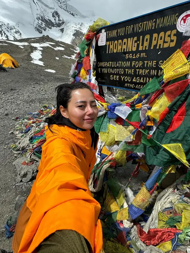 7 Potret Wendy Walters Taklukkan Gunung Annapurna, Disebut Paling Mematikan