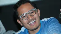 Tanta Ginting Temani Nenek Usai Operasi Tulang