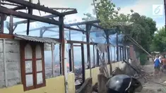 Polisi menduga kebakaran disebabkan oleh korek yang dimainkan seorang anak kecil di atas kasur.