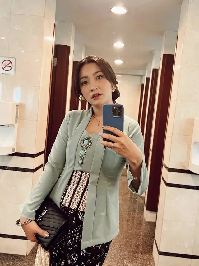 Hesti Purwadinata (@hestipurwadinata)