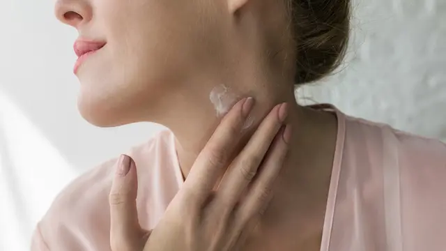 Bagaimana Mengencangkan Kulit Leher yang Tampak Mengendur di Usia Muda? Gali Jawabannya Yuk!