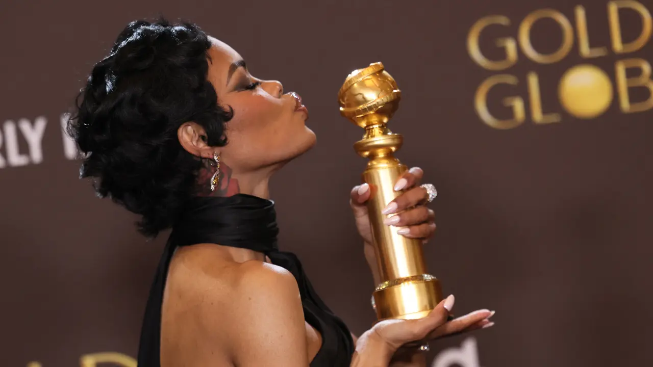Teyana Taylor dalam Golden Globes 2026. (Etienne Laurent / AFP)