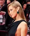 Bella Hadid dengan Rambut Pirang di Festival Film Cannes 2025. [@jacobschwartzhair]