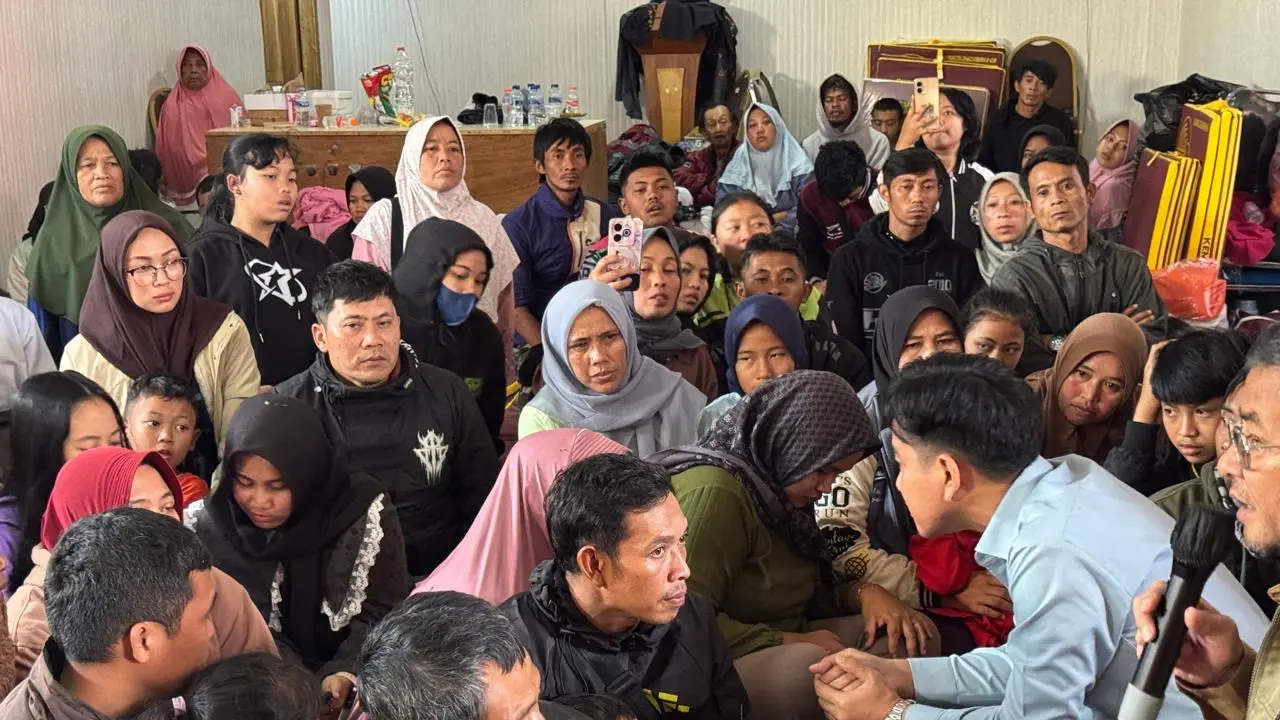 Wapres Gibran Temui Warga Terdampak Longsor Cisarua