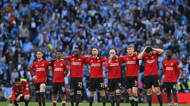 Pemain Manchester United tegang saat adu penalti dengan Coventry City di Piala FA