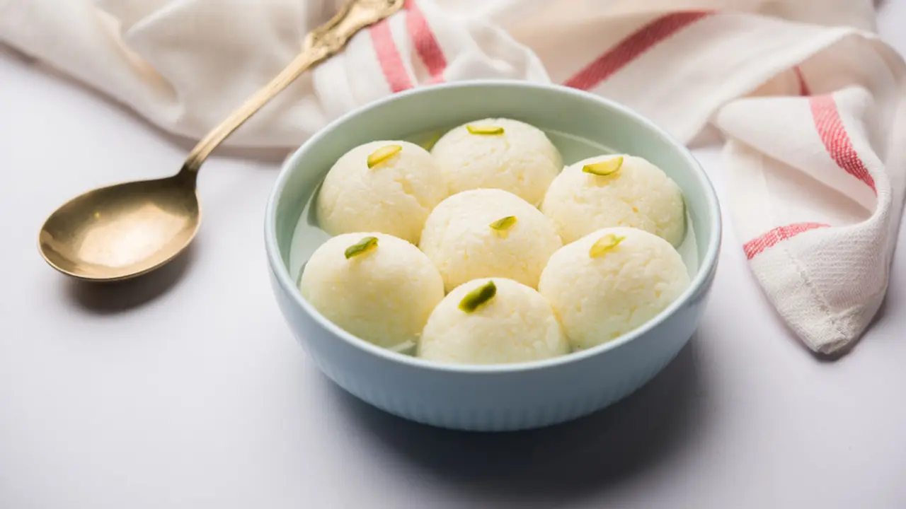 camilan manis india rasgulla