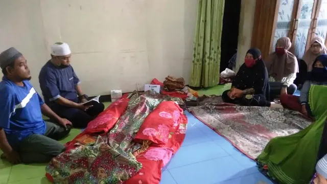 Warga Palembang Dianiaya Hingga Tewas di Depan Anak Istrinya