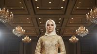 7 Trend Baju Batik Syar’i Kombinasi Brokat: Tampil Anggun dan Elegan di Acara Formal (sumber: Gemini AI)