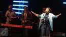 Penampilan tompi di atas panggung pada pagelaran musik BNI Java Jazz Festival 2017, Jakarta, Jumat (3/3). Tompi membawakan sejumlah lagu, seperti Sedari Dulu, Bawa Daku, Tak Pernah Setengah Hati. (Liputan6.com/Immanuel Antonius)