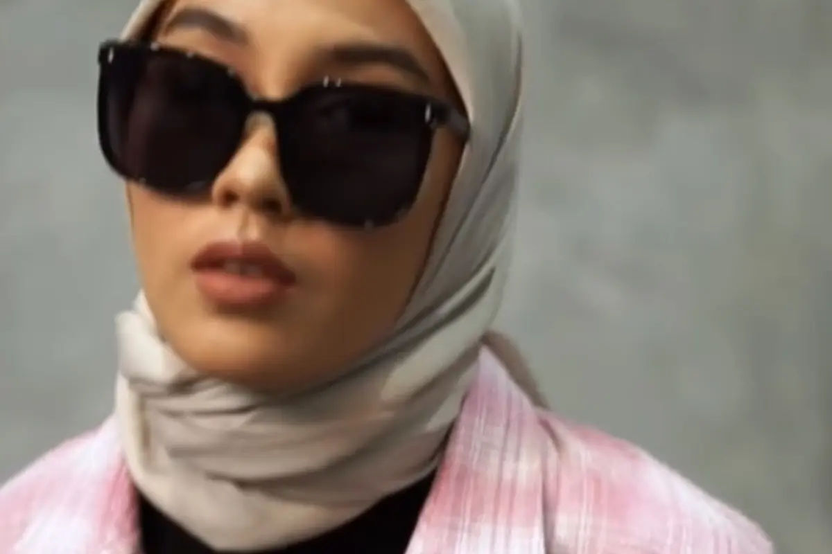 Inspirasi OOTD Pakaian Motif Kotak-Kotak dari Klasik Hingga Edgy