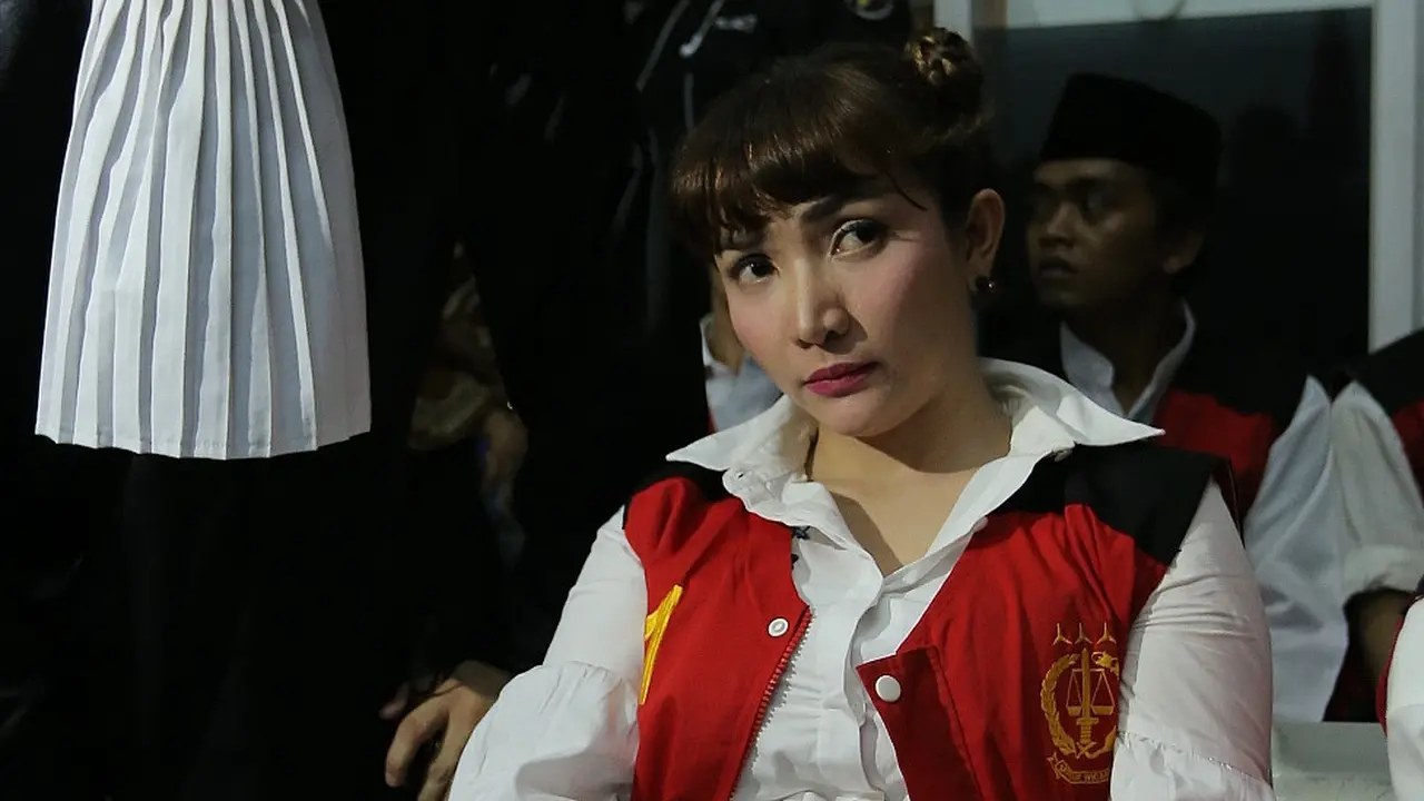 [Bintang] Roro Fitria