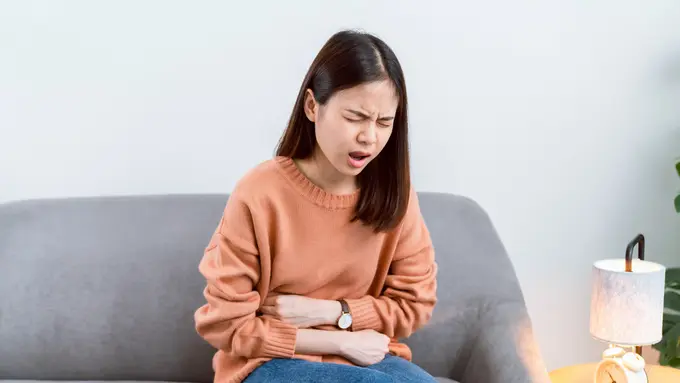 5 Minyak Essensials yang Bisa Menenangkan Gejala Kram Saat Menstruasi