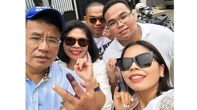 Istri Ulang Tahun ke-60, Ini 5 Potret Kebersamaan Hotman Paris dan Keluarganya