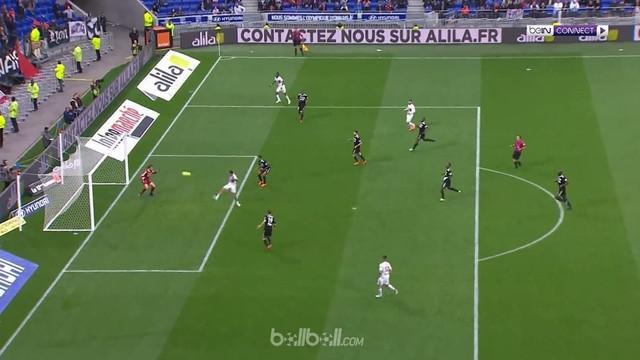 Lyon meraih kemenangan penting demi mengamankan tiket kualifikasi Liga Champions berkat aksi Memphis Depay dan Bertrand Traore yan...