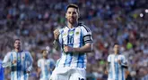 Pemain Argentina, Lionel Messi, melakukan selebrasi setelah mencetak gol ke gawang Islandia pada laga uji coba di Jordan-Hare Stadium, Auburn, Alabama, Amerika Serikat, Rabu (10/6/2026). (AP Photo/Butch Dill)