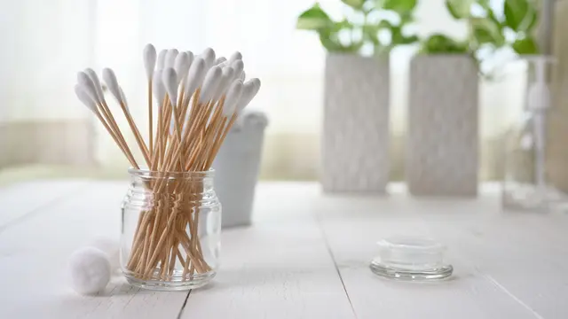 Trik Mengaplikasikan Lipstik Merah yang Bikin Bibir Terlihat Seksi, Anti Menor Club