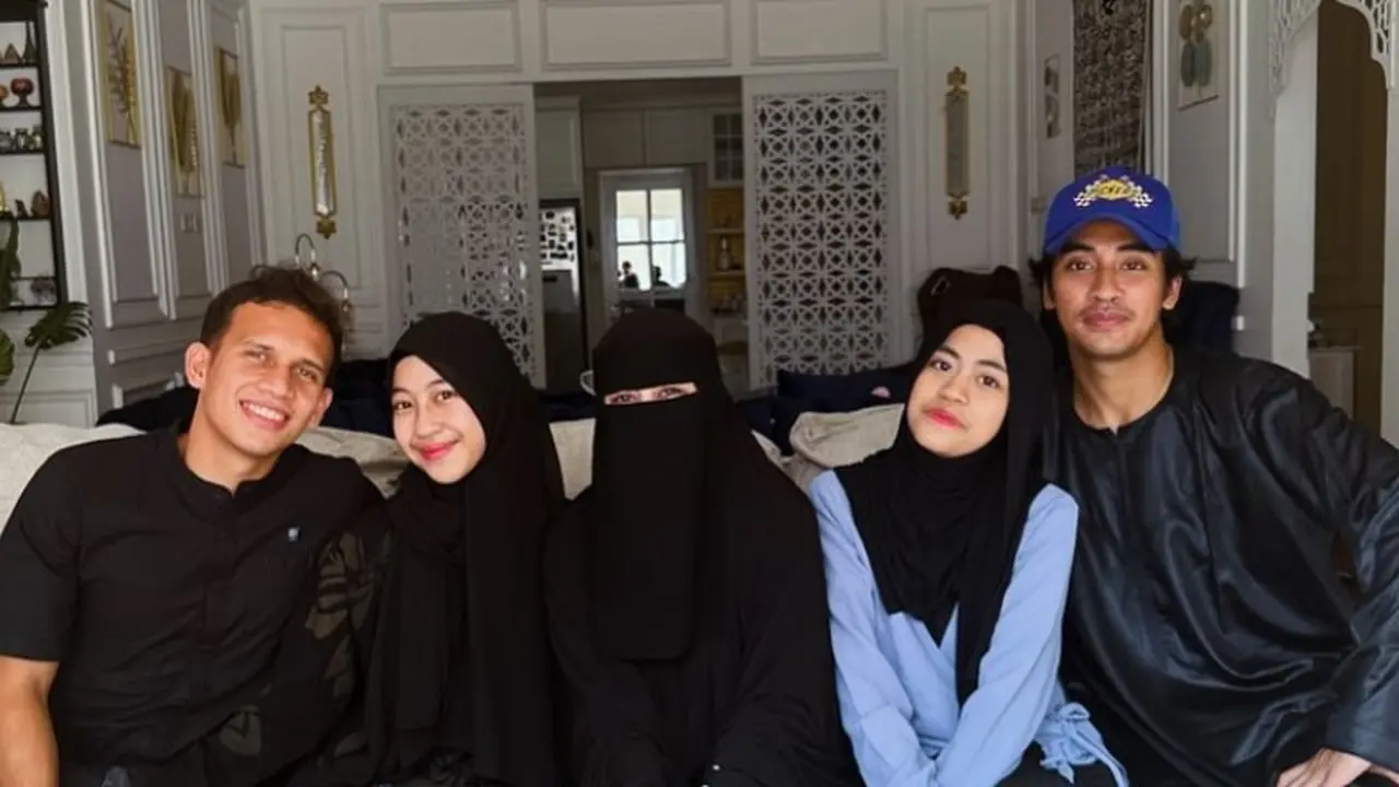 Ummi Pipik dan keluarga