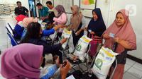 Penambahan periode bantuan diharapkan selain menjaga stabilitas ketahanan pangan dengan menjaga daya beli masyarakat juga  membantu pengendalian inflasi sebagai dampak kenaikan harga beras saat ini. (merdeka.com/Arie Basuki)