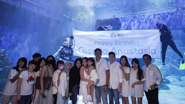 Ulang tahun Gisella Anastasia ke-31 (Foto: Instagram/@jaysforeal/willymulyadi27)