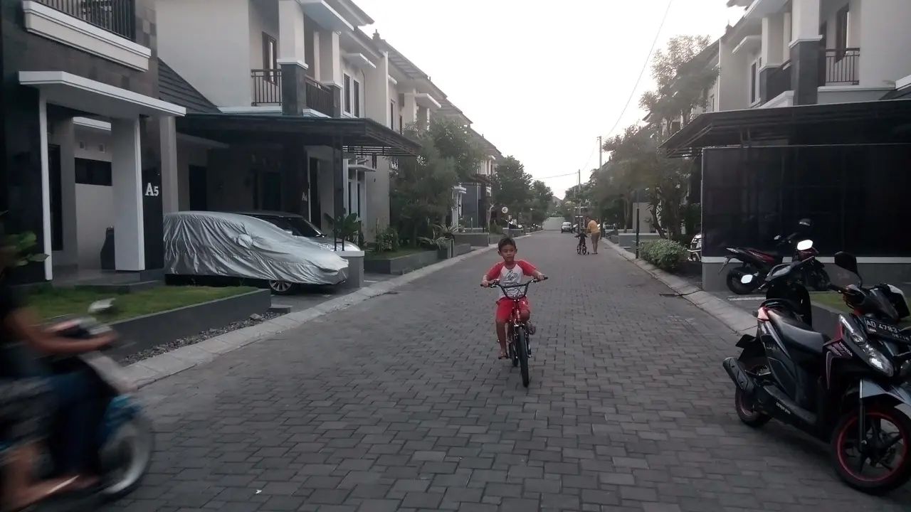 Anak Komplek di Yogya Hanya Boleh Main Ponsel Sabtu-Minggu