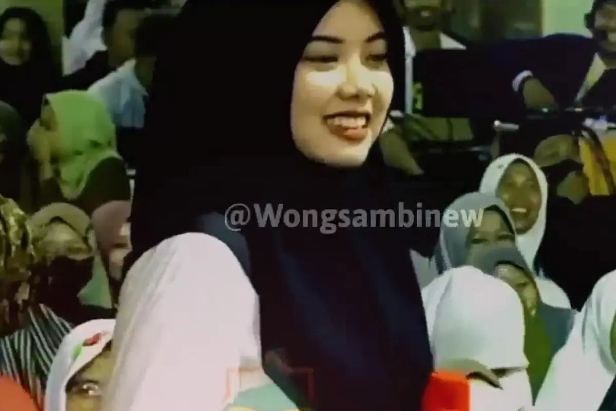 Jemaah Gus Iqdam yang super cantik (SS: YT Wong Sambi New)