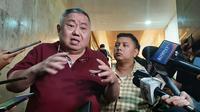 Aktivis Lieus Sungkharisma mendatangi Polda Metro Jaya untuk memberikan dukungan terhadap eks Menpora Roy Suryo yang diperiksa sebagai tersangka dugaan penistaan agama. (Liputan6.com/Ady Anugrahadi)