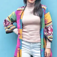 Tidak hanya dirinya yang harus selektif dalam memilih calon pendampingnya, tapi juga harus mendapat persetujuan dari putrinya yang kini berusia, sembilan tahun. Juga tak ingin menyakiti hati putrinya. (Adrian Putra/Bintang.com)