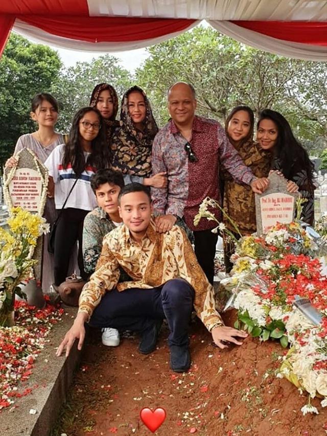 6 Pesona Widya Leksmanawati Istri Thareq Kemal Habibie Hot Liputan6 Com