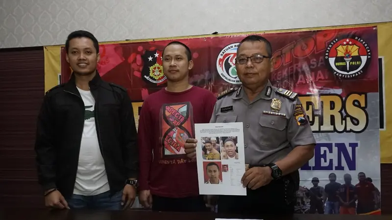 Kepolisian memastikan pria dalam video yang mengancakm penggal kepala Jokowi bukan Dheva Prayoga, warga Kebumen. (Foto: Liputan6.com/Polres Kebumen/Muhamad Ridlo)