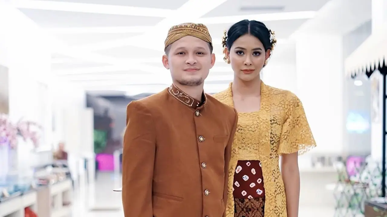 Jelang Menikah, Ini 6 Potret Kemesraan Syamsir Alam dan Bunga Jelitha